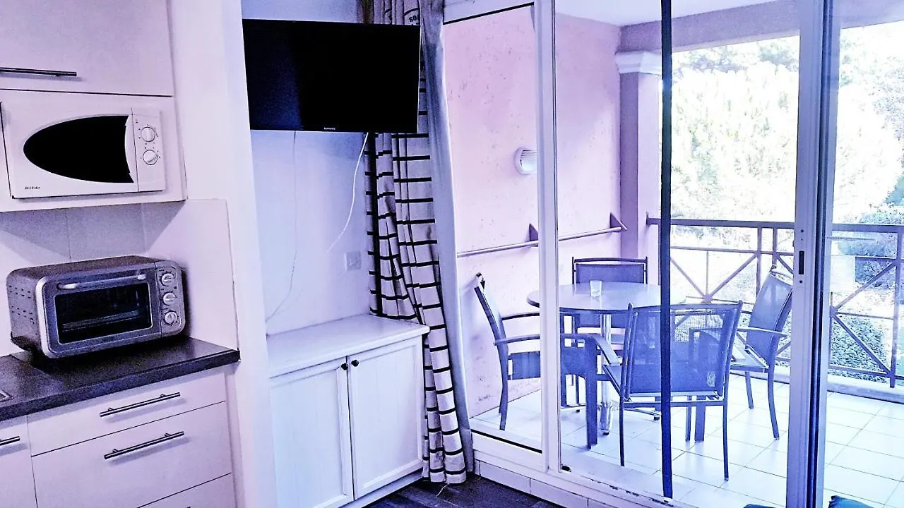 Appartement Ecrins de la Badine- pinède à Hyères France