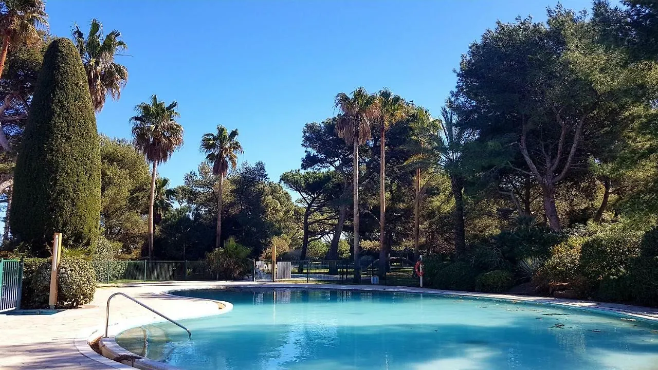 Appartement Ecrins de la Badine- pinède à Hyères France