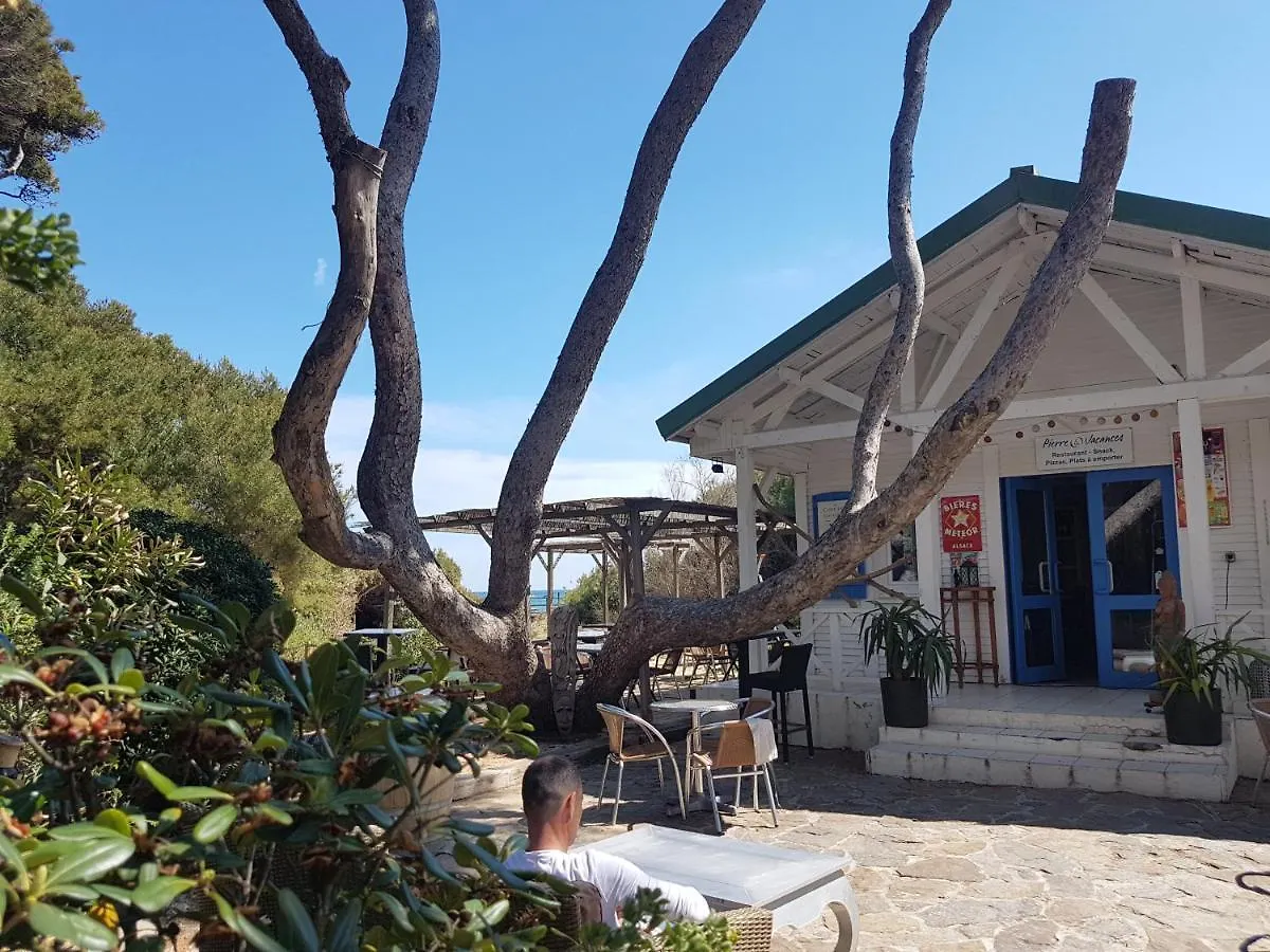 Appartement Ecrins de la Badine- pinède à Hyères 0*,